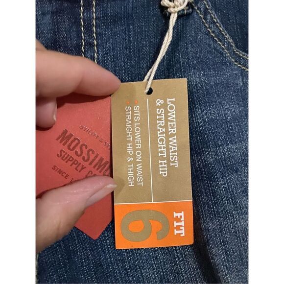 Mossimo Supply Co Medium Wash Denim Bermuda Shorts Size 7 NWT - Picture 4 of 5